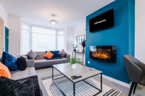 NEW! 3-Bed Home in Manchester by 53 Degrees Property, Ideal for Contractors & Business Stays, Sleeps 8!